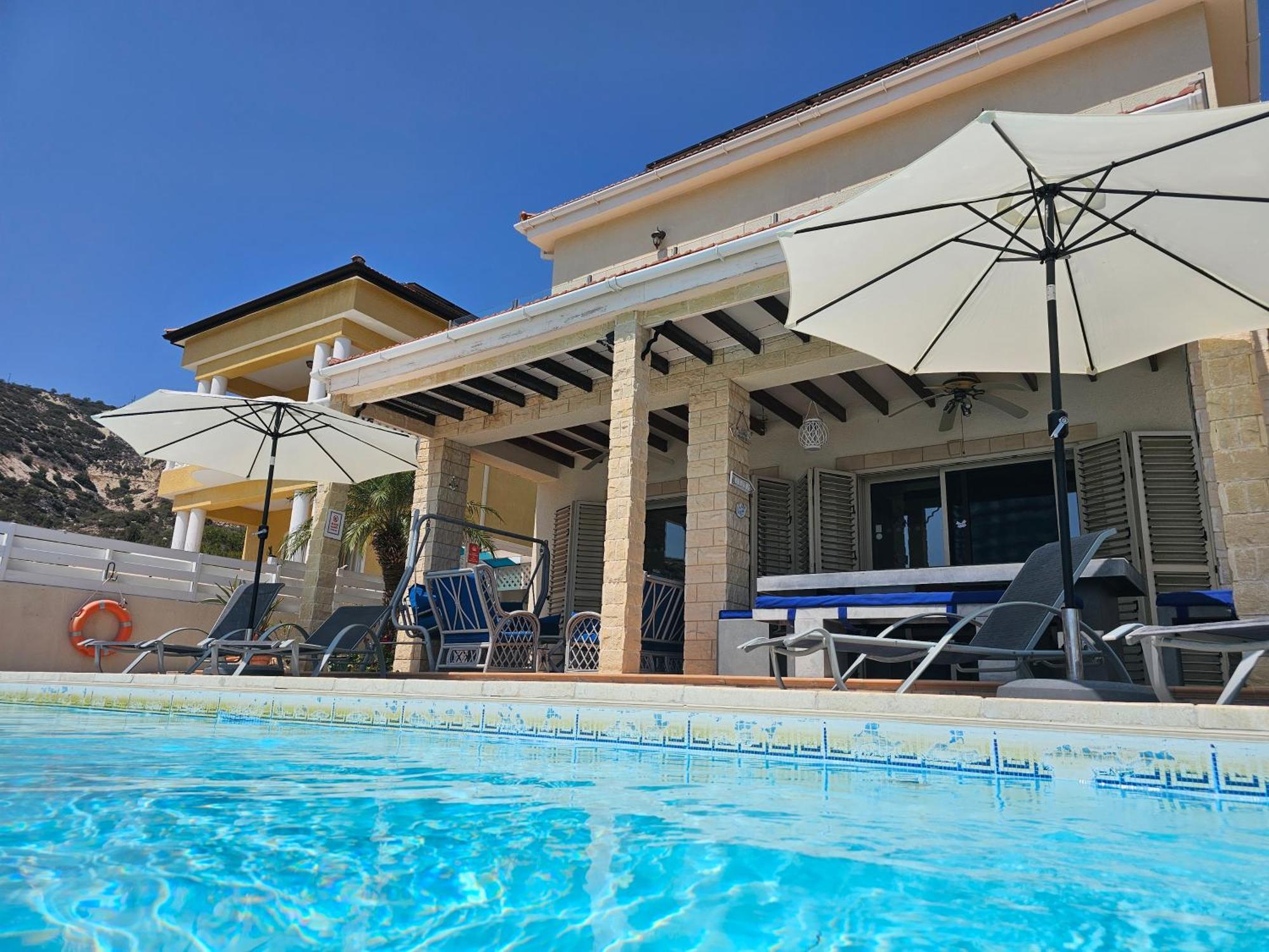 Villa Ocean Breeze Peyia Exterior photo