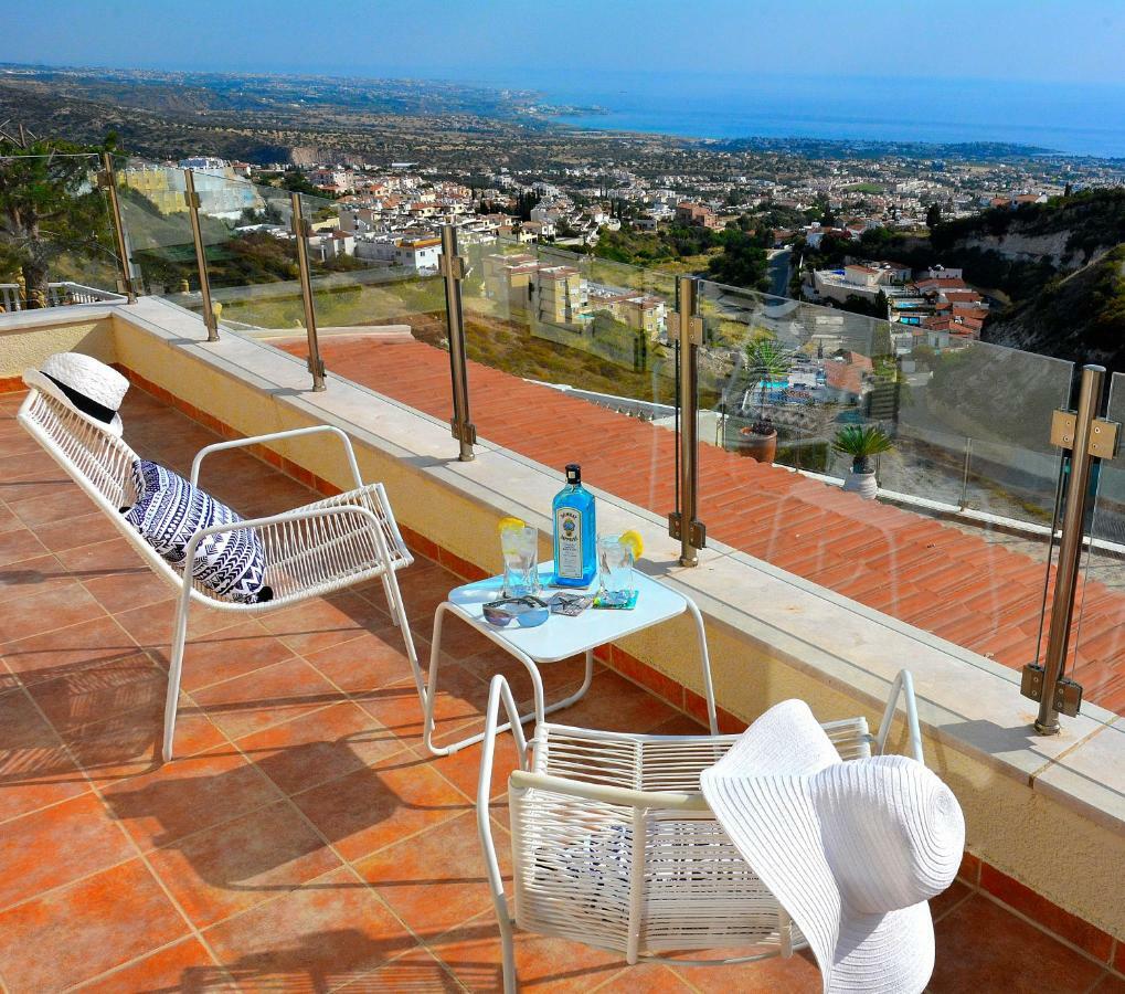 Villa Ocean Breeze Peyia Exterior photo