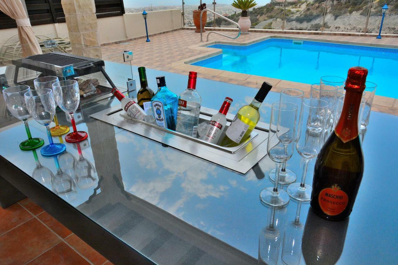 Villa Ocean Breeze Peyia Exterior photo